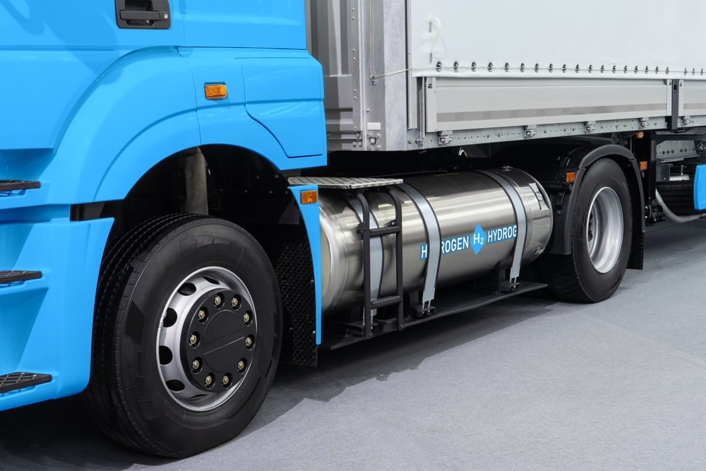 A hydrogen heavy vehicle is waiting to be fuelled.