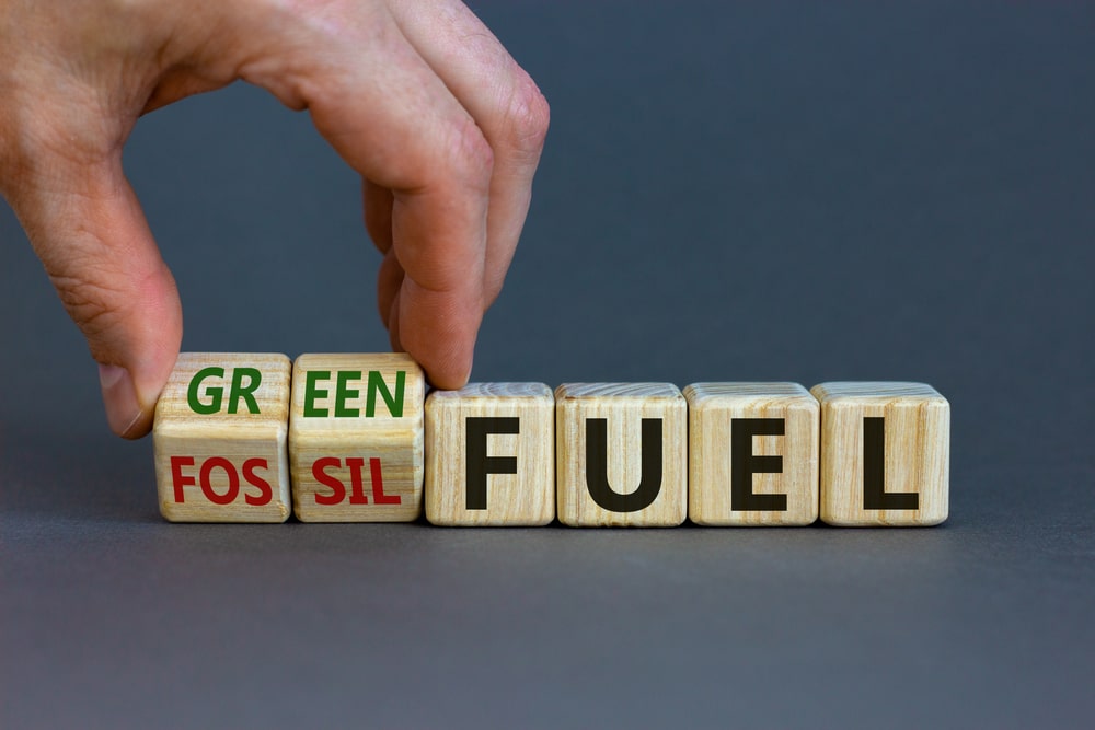 Blocks spelling out different fuel options, moving 2 blocks to change fossil to green fuel.