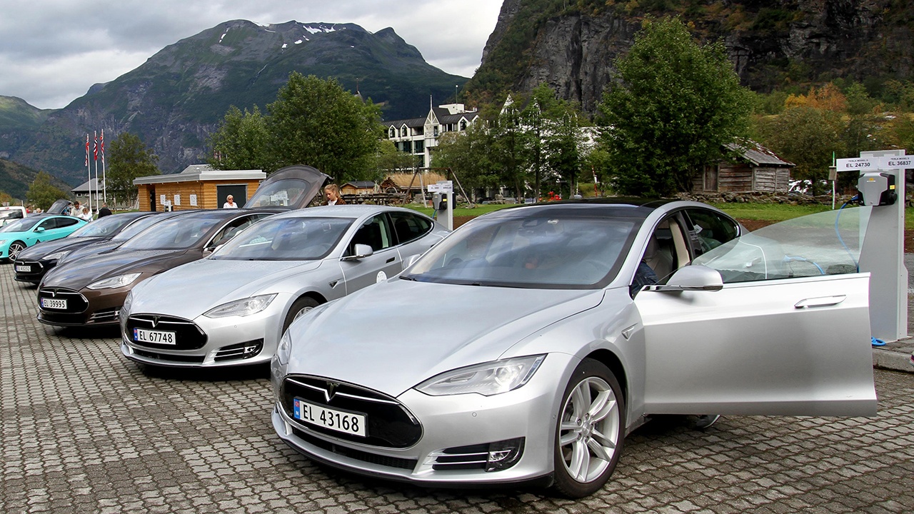 How Europe Is Creating The Future Of Emobility Insights From Five Tesla Model S Electric Cars In Norway