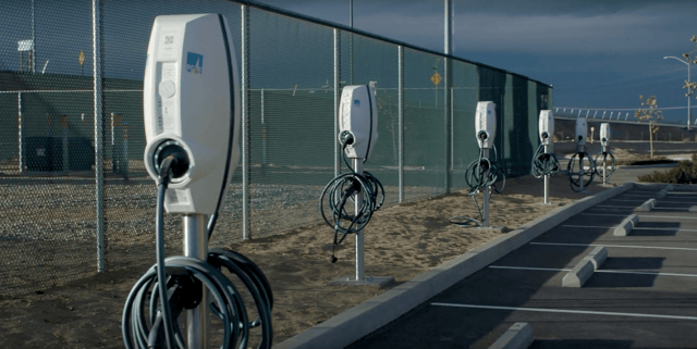 6 EVBox BusinessLine charging stations installed in California, at Outlets at Tejon